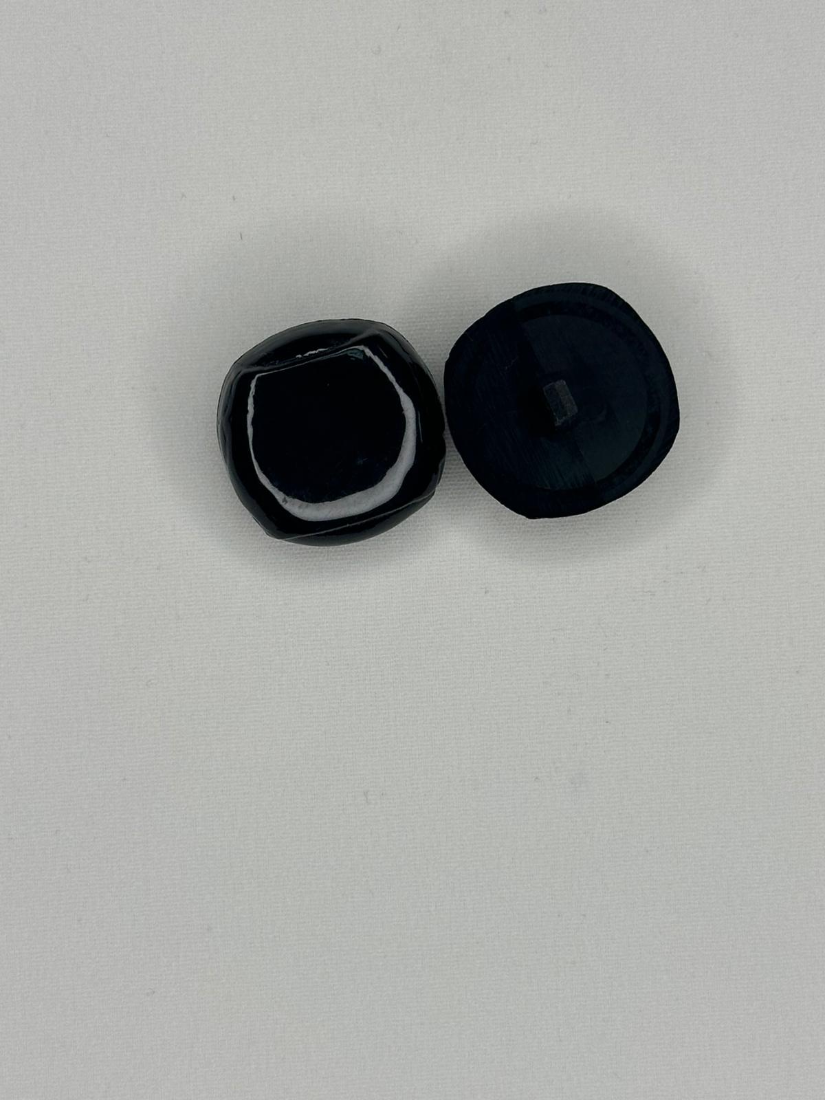 Nasture decorativ negru lucios 26 mm Nasture decorativ negru lucios 26 mm