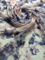 voal roz cu imprimeu tie-dye
